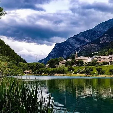 펜션 Location Marjori - T2 Le Paruline 르로제위바예